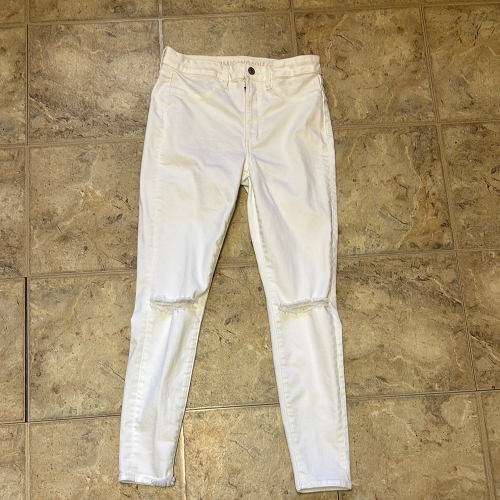 American Eagle 6R Women's White Distressed Jeans Pre-Owned